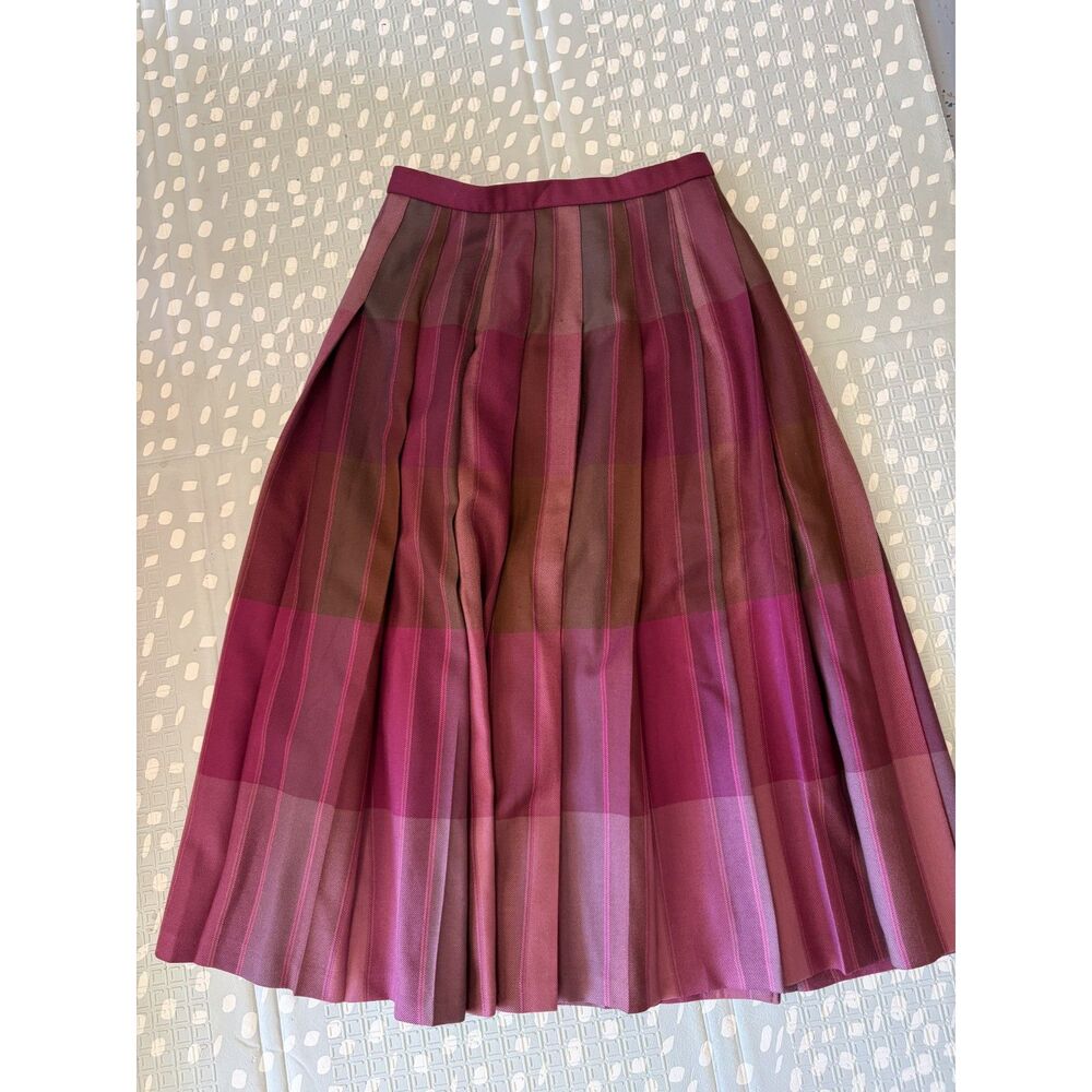 Plaid fall,Winter,Holiday & work skirt, Vintage. Pendleton 100% wool.